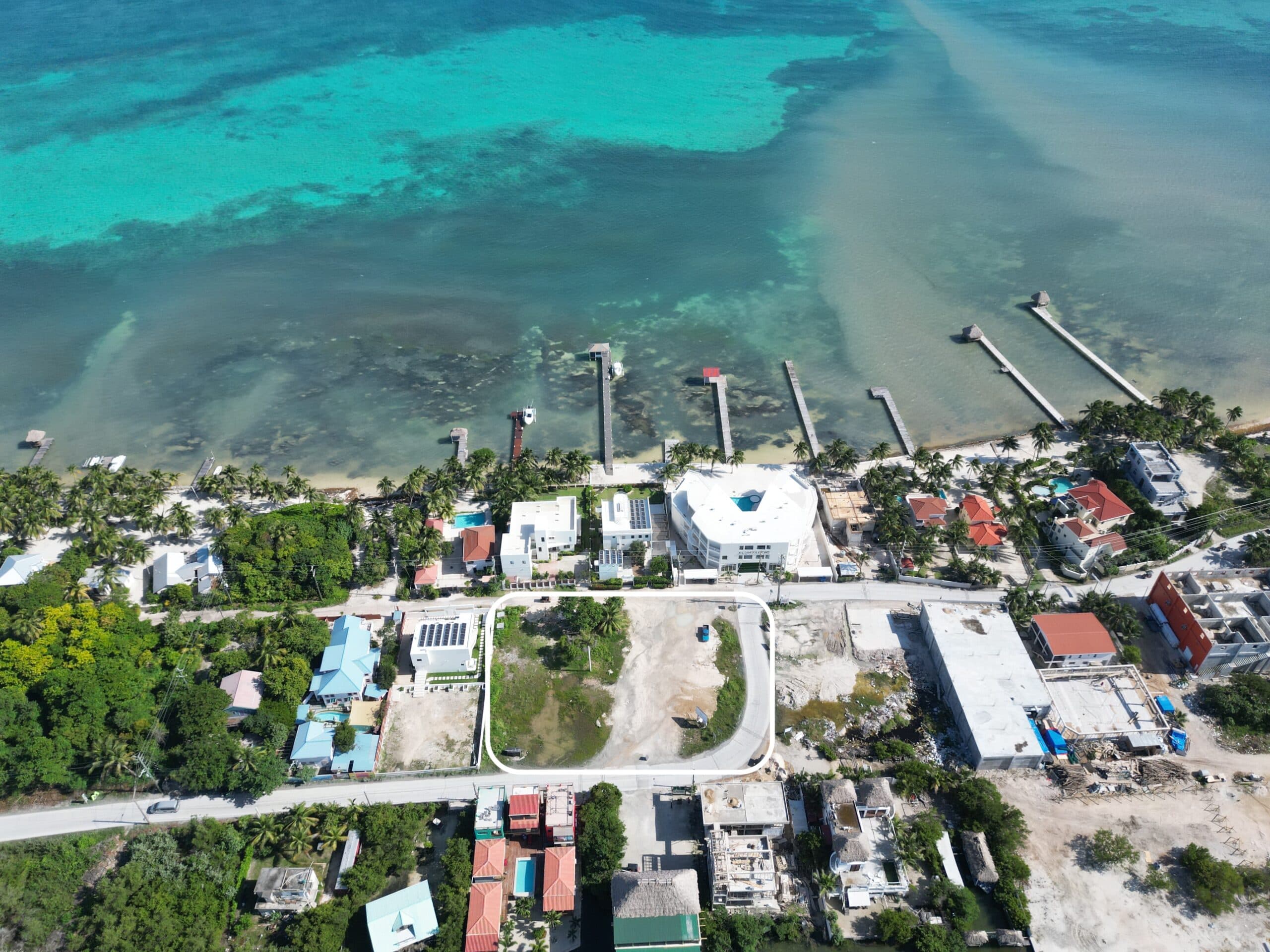 COMMERCIAL PROPERTY IN THE TRES COCOS AREA 4